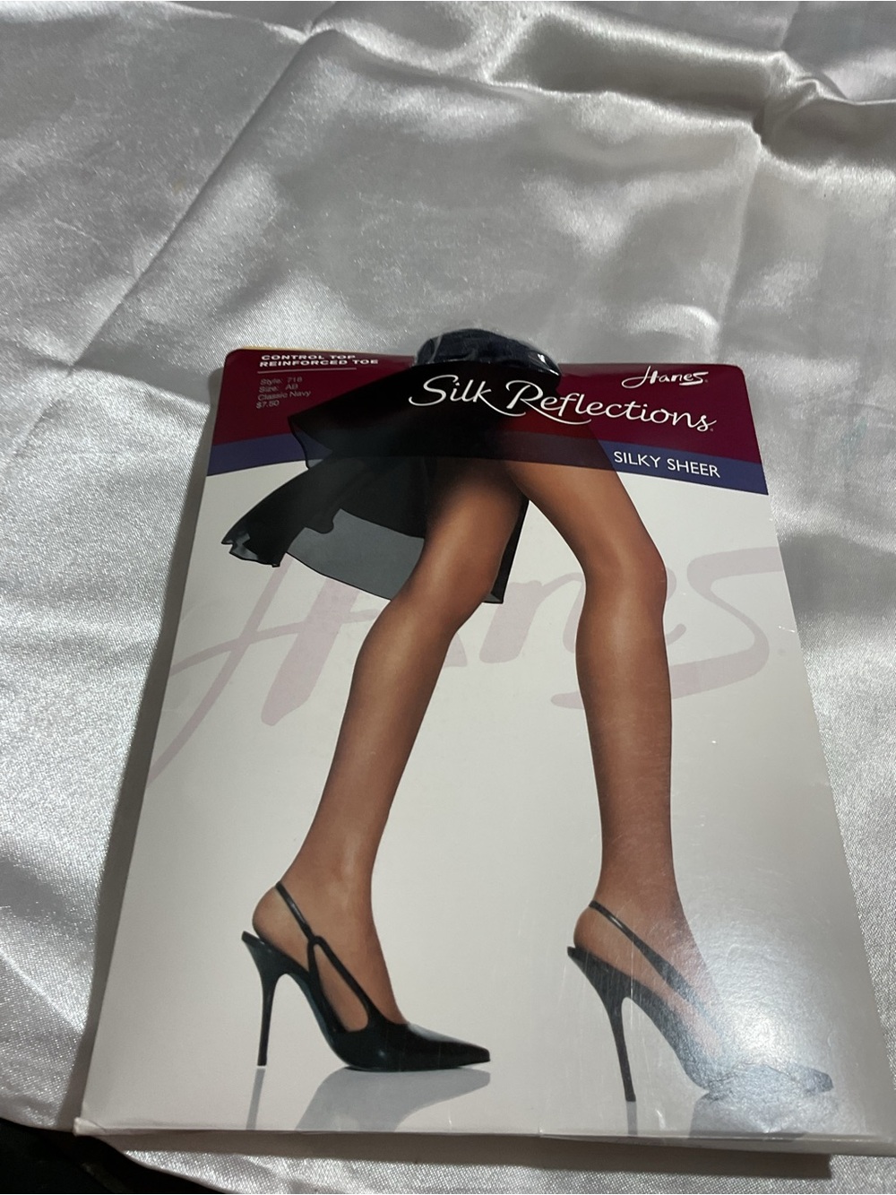 Hanes Silk Reflections Silky Sheer Pantyhose - Navy